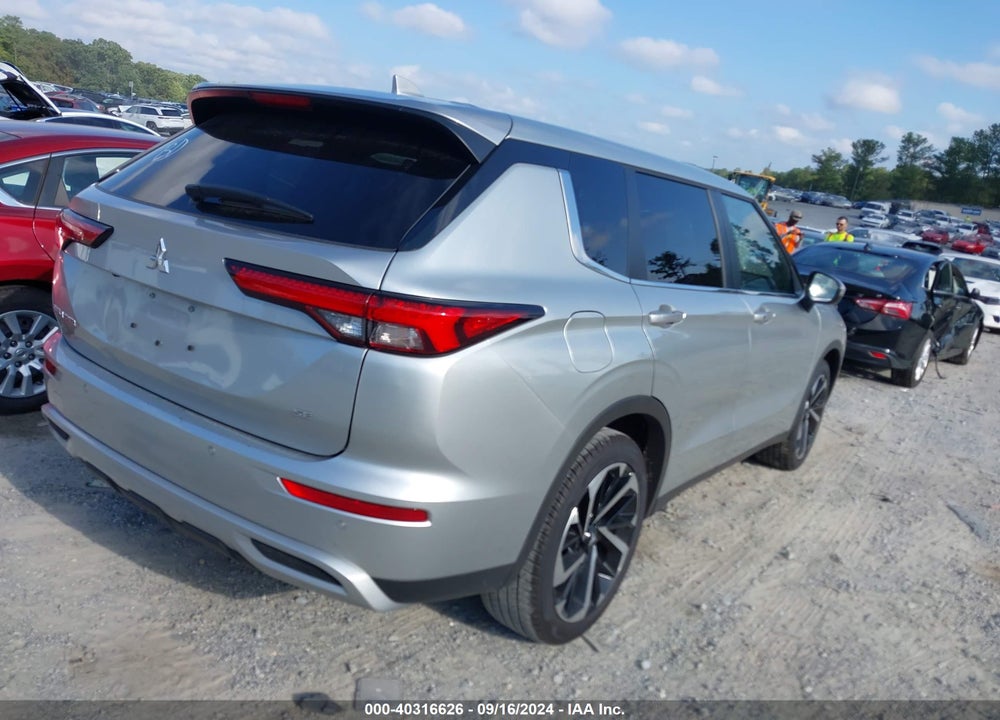 2024 MITSUBISHI OUTLANDER SE 2.5 2WD/SE BLACK EDITION S-AWC/SE BLACK EDITION W/PANO ROOF VIN: JA4J3VA85RZ038159