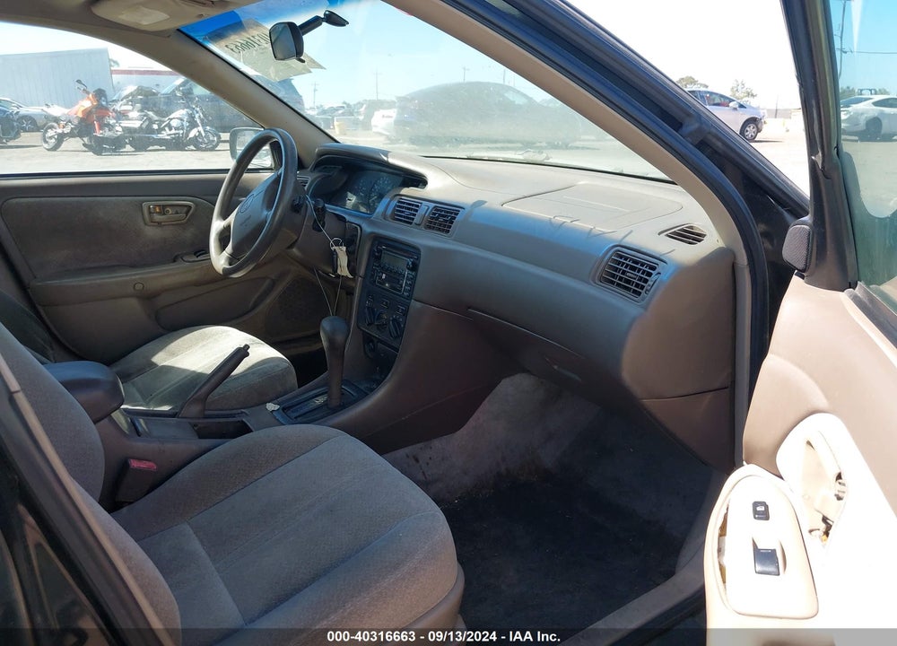 2000 TOYOTA CAMRY LE VIN: 4T1BG22KXYU625262