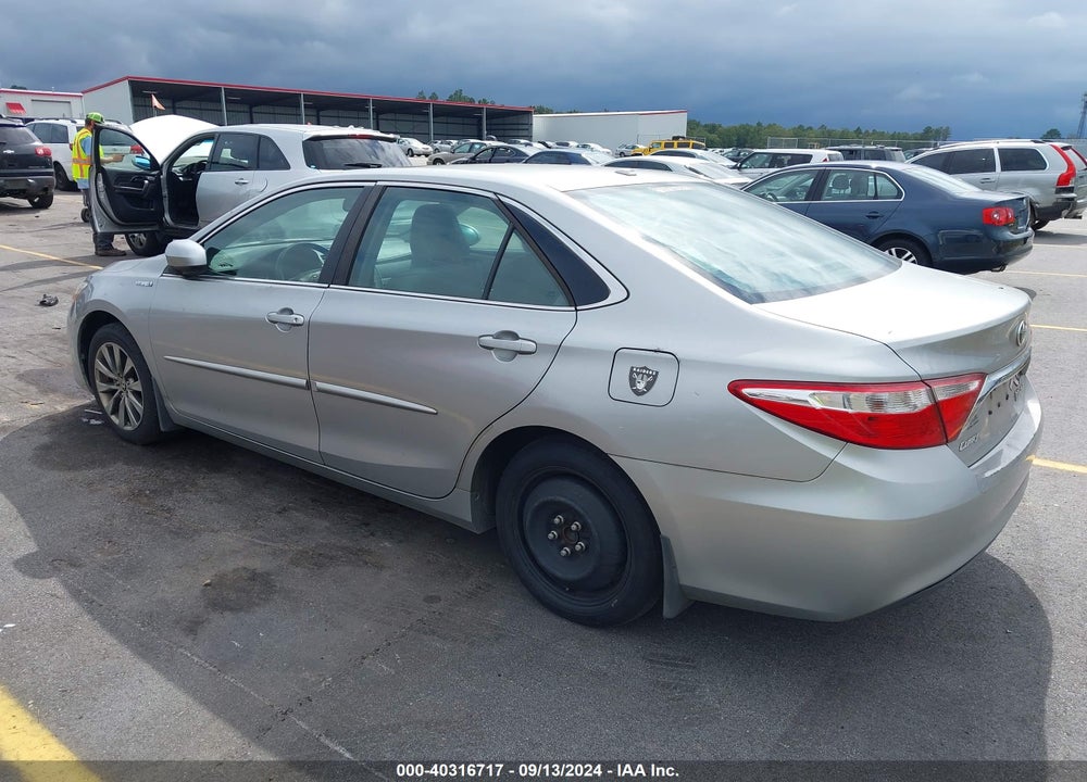 2015 TOYOTA CAMRY HYBRID XLE VIN: 4T1BD1FK7FU143018