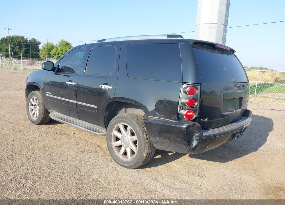 2009 GMC YUKON DENALI VIN: 1GKFC03239R268357