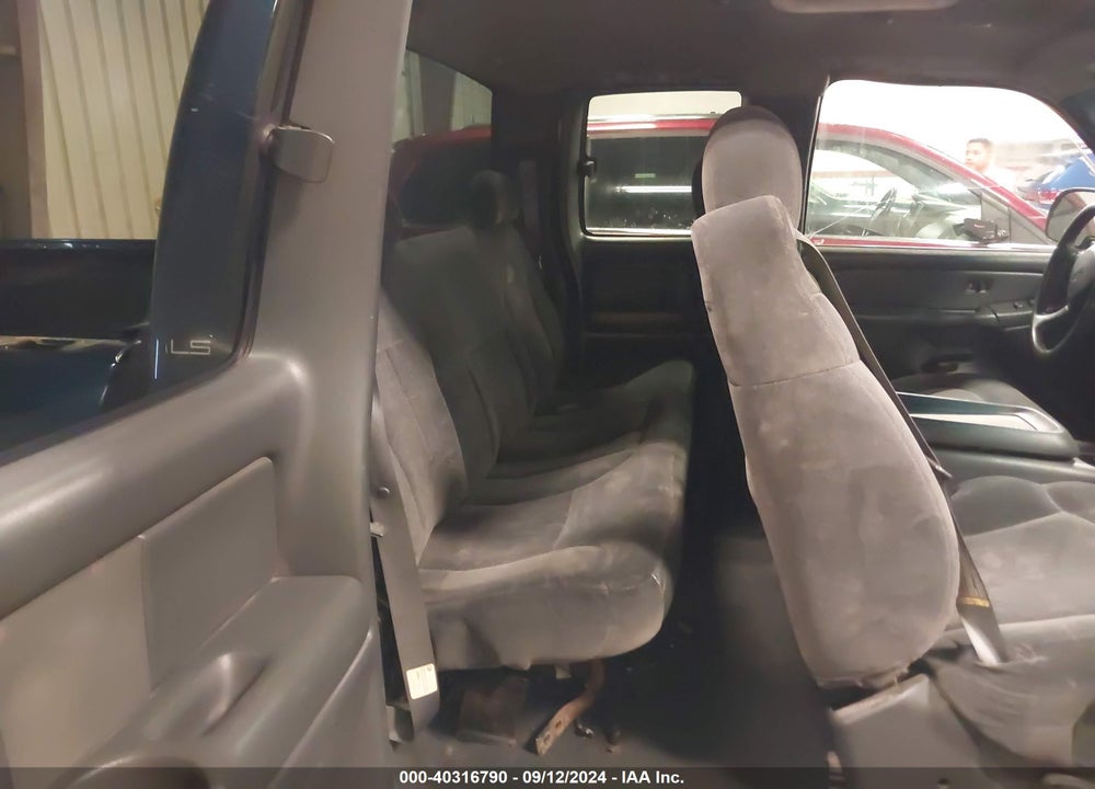 2000 CHEVROLET SILVERADO 1500 LS VIN: 1GCEK19T5YE430107