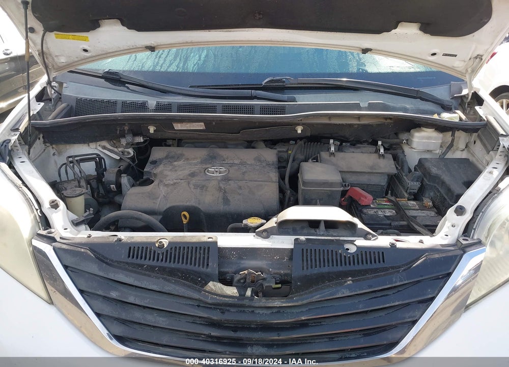 2011 TOYOTA SIENNA LE V6 VIN: 5TDKK3DC1BS032674