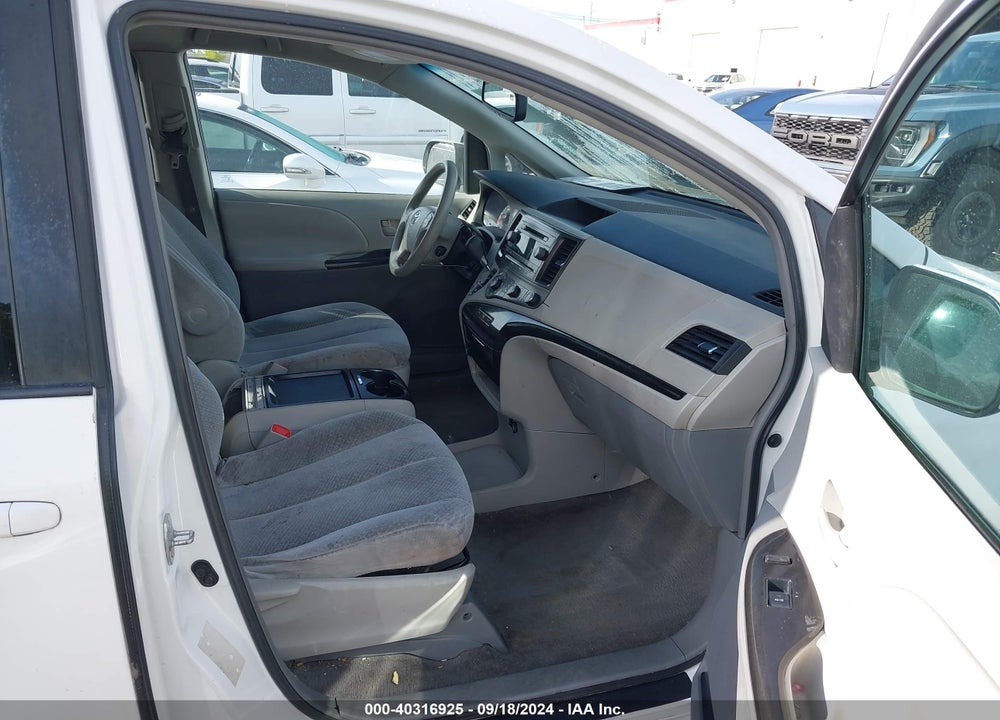 2011 TOYOTA SIENNA LE V6 VIN: 5TDKK3DC1BS032674