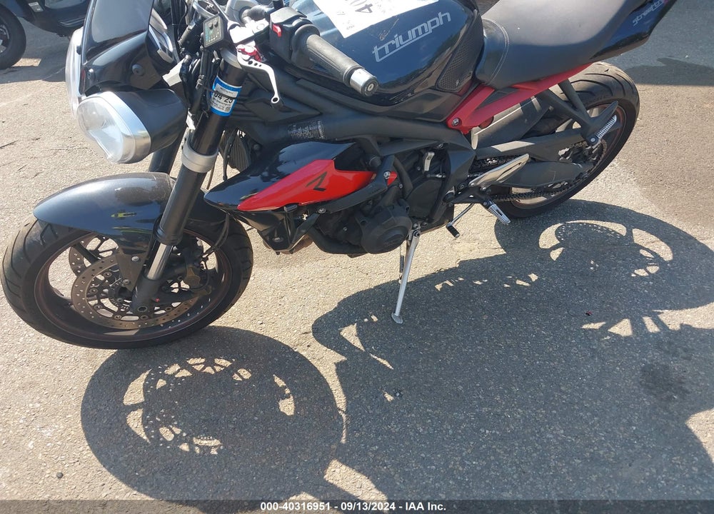 2013 TRIUMPH MOTORCYCLE STREET TRIPLE VIN: SMTL03NE8DT581272