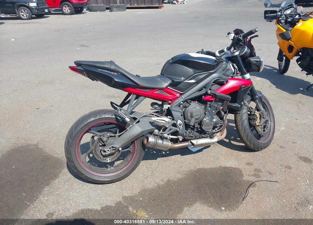2013 TRIUMPH MOTORCYCLE STREET TRIPLE VIN: SMTL03NE8DT581272