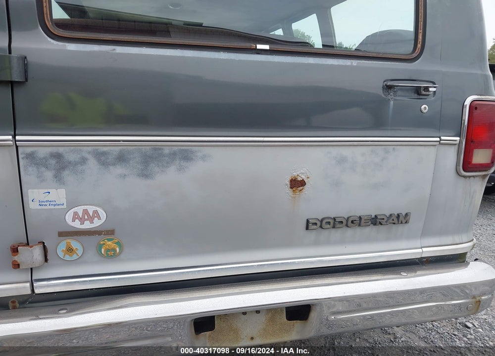 1988 DODGE RAM WAGON B150 VIN: 2B4HB11Y2JK128387