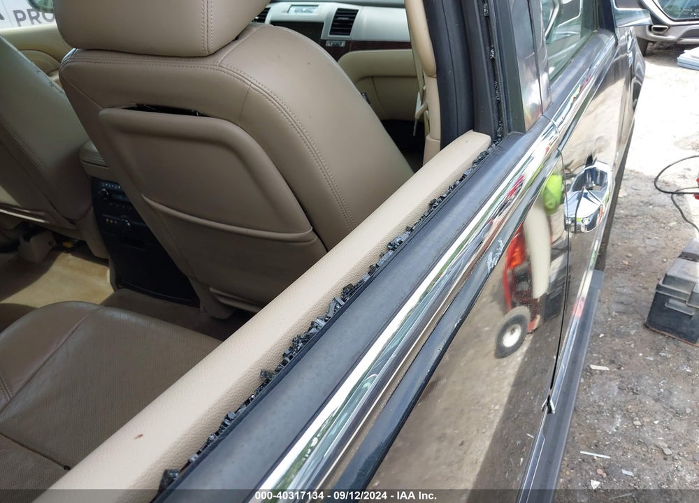 2010 CADILLAC ESCALADE ESV PREMIUM VIN: 1GYUCJEF2AR135967