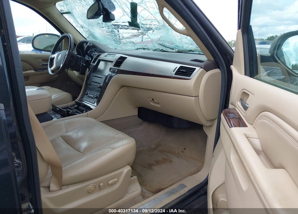 2010 CADILLAC ESCALADE ESV PREMIUM VIN: 1GYUCJEF2AR135967