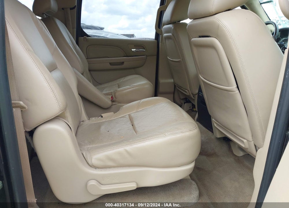 2010 CADILLAC ESCALADE ESV PREMIUM VIN: 1GYUCJEF2AR135967