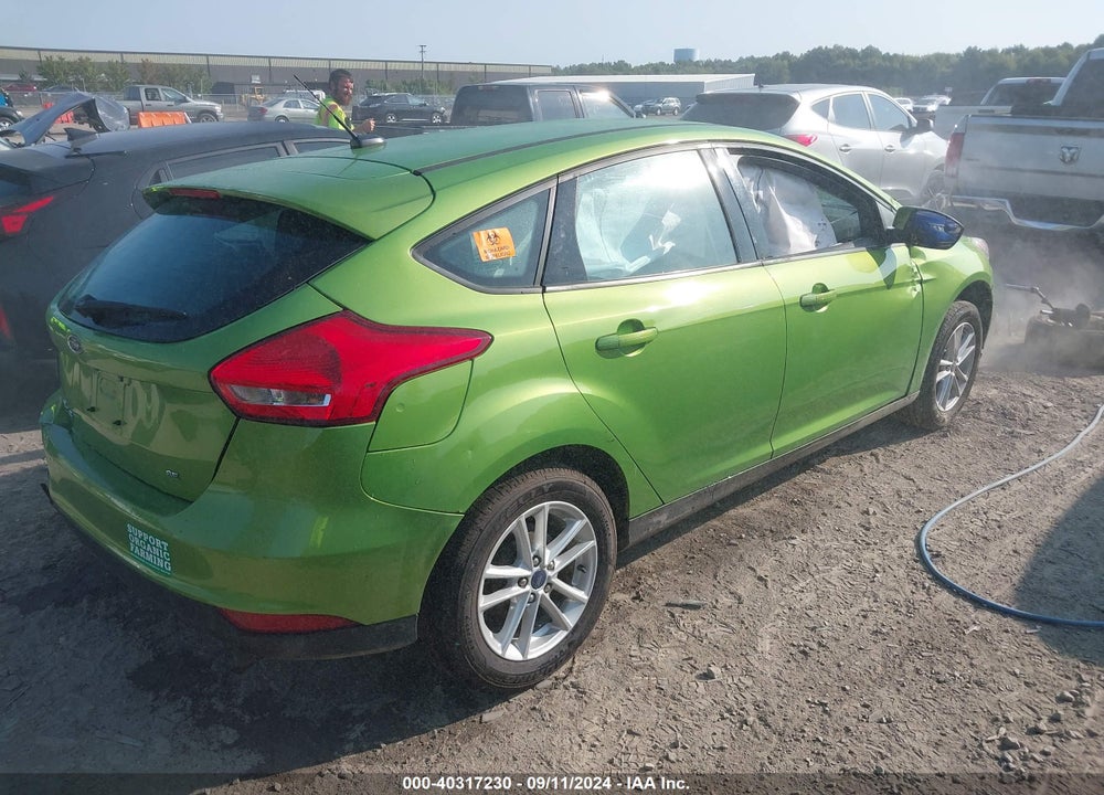 2018 FORD FOCUS SE VIN: 1FADP3K24JL320571