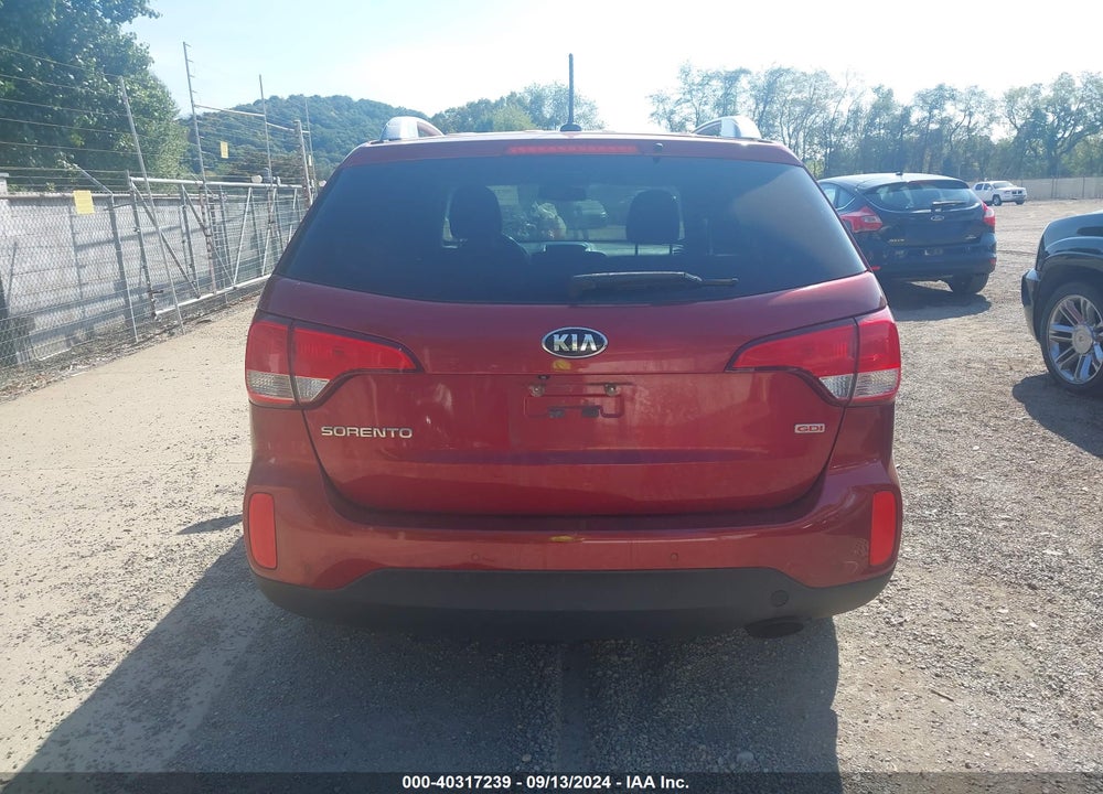2015 KIA SORENTO LX VIN: 5XYKT3A62FG657678
