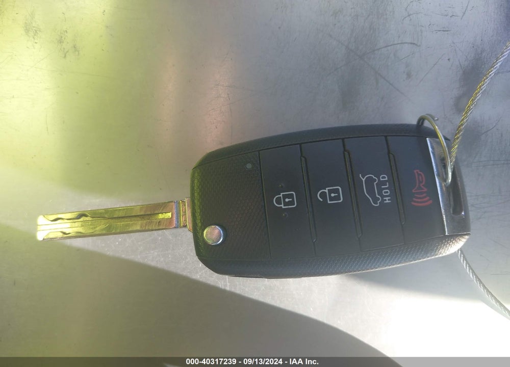 2015 KIA SORENTO LX VIN: 5XYKT3A62FG657678