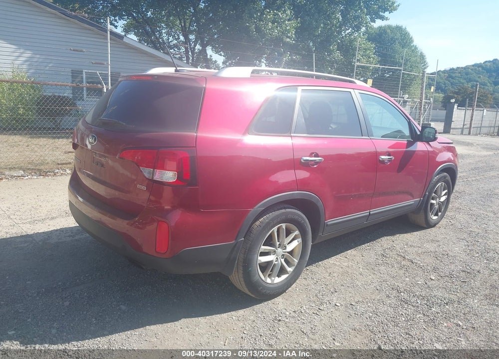 2015 KIA SORENTO LX VIN: 5XYKT3A62FG657678