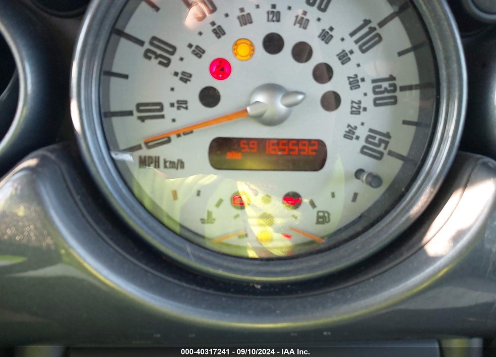 2004 MINI COOPER S VIN: WMWRE33404TD79532