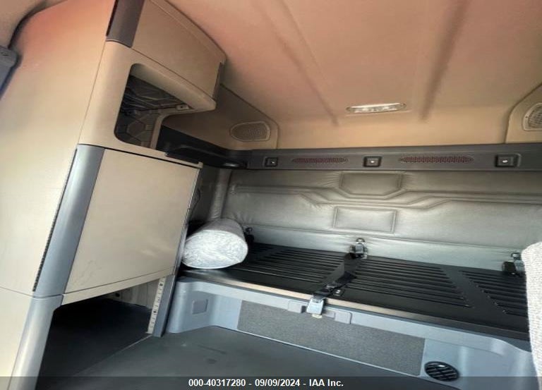 2018 FREIGHTLINER CASCADIA 125 VIN: 3AKJGLDRXJSHW5145