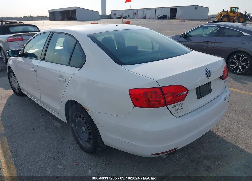 2011 VOLKSWAGEN JETTA 2.5L SE VIN: 3VWDZ7AJ8BM372688