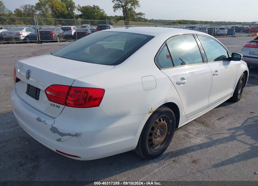 2011 VOLKSWAGEN JETTA 2.5L SE VIN: 3VWDZ7AJ8BM372688