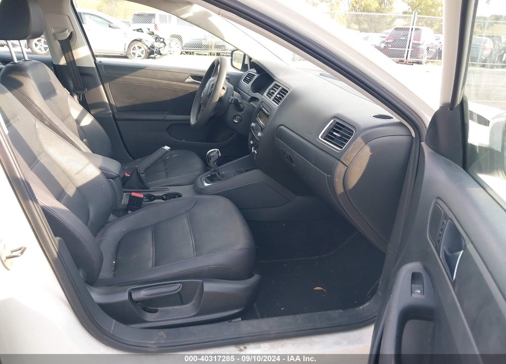 2011 VOLKSWAGEN JETTA 2.5L SE VIN: 3VWDZ7AJ8BM372688
