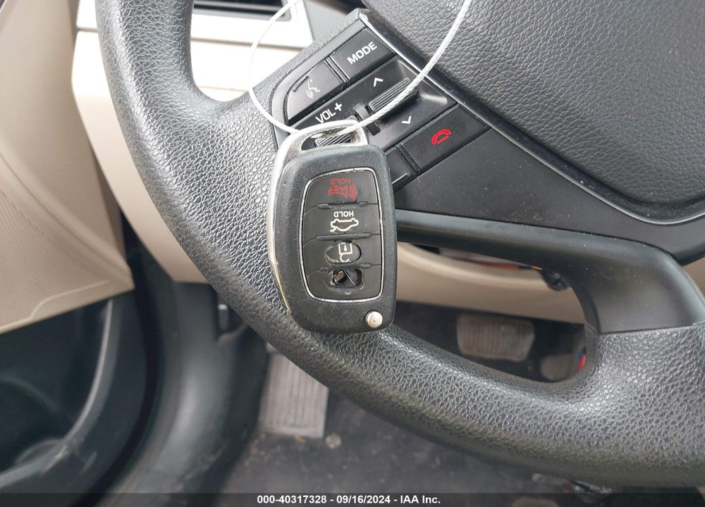 2015 HYUNDAI SONATA SE VIN: 5NPE24AFXFH171439