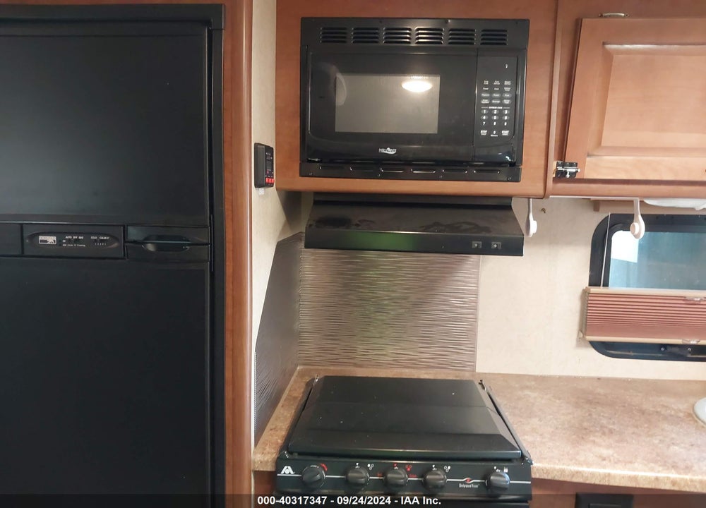 2016 LANCE M-1995 VIN: 56YTT1827GL318044