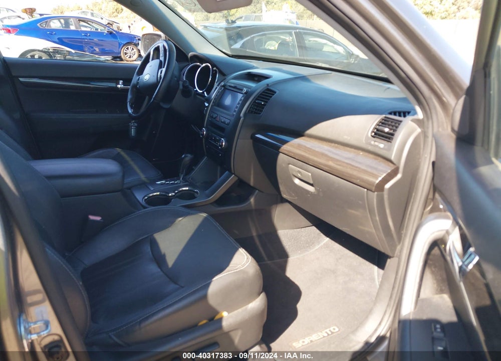 2012 KIA SORENTO SX V6 VIN: 5XYKW4A23CG253701