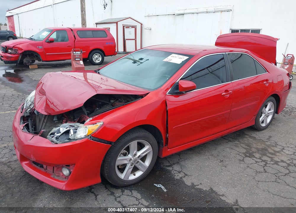2014 TOYOTA CAMRY SE VIN: 4T1BF1FK3EU830585