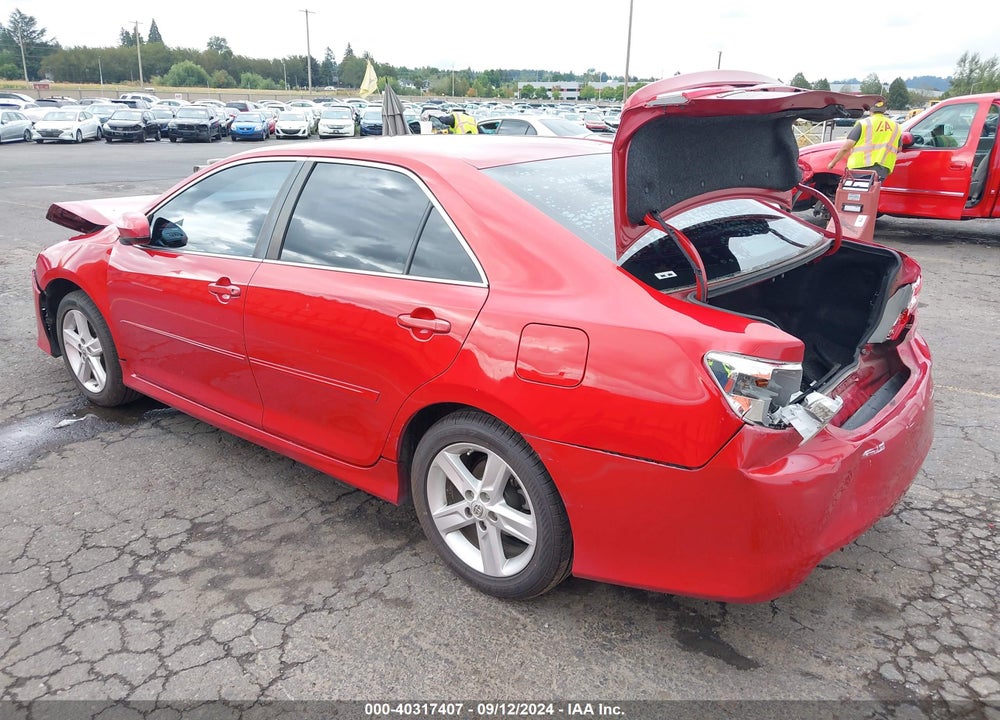 2014 TOYOTA CAMRY SE VIN: 4T1BF1FK3EU830585