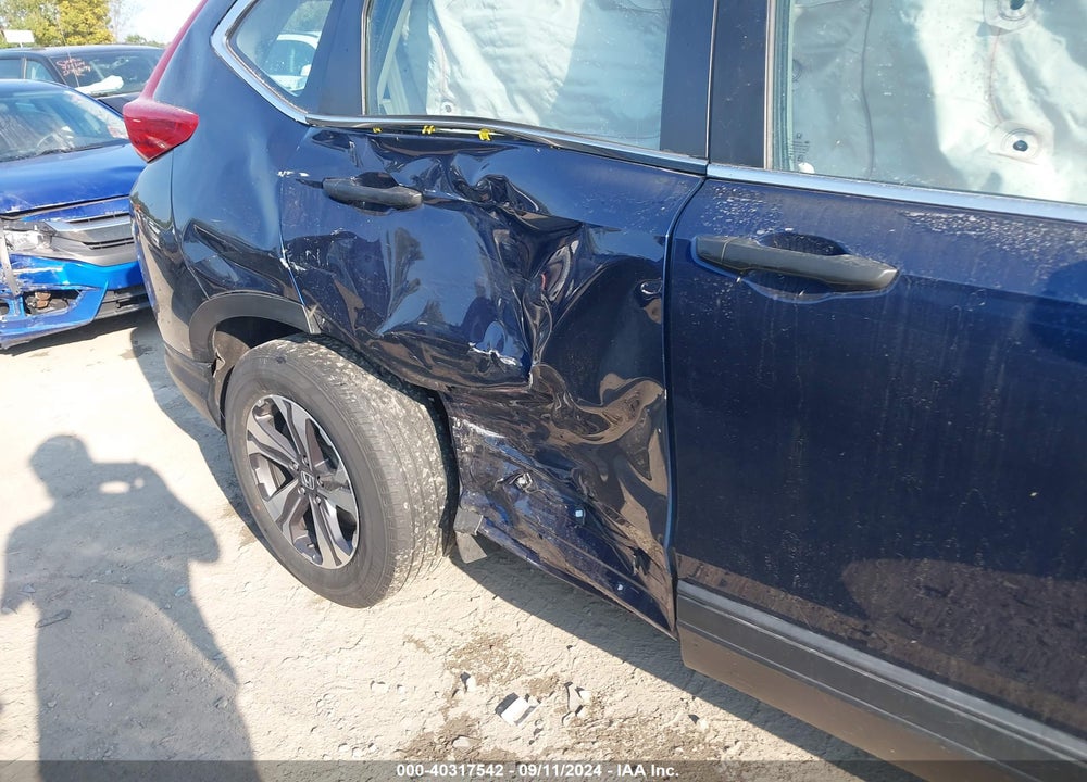 2018 HONDA CR-V LX VIN: 2HKRW6H33JH217666
