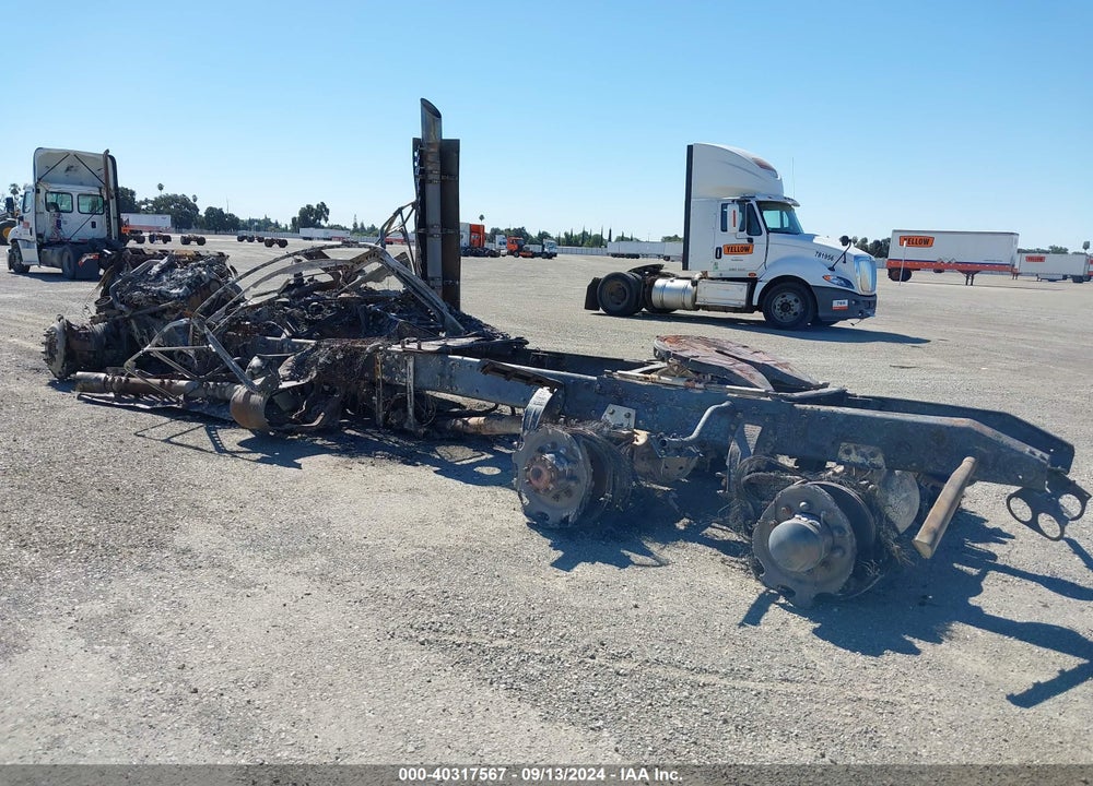 2015 PETERBILT 389 VIN: 1XPXD49X3FD295945