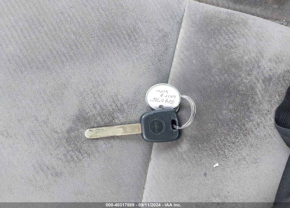 2010 HONDA CIVIC LX VIN: 2HGFA1F51AH314075