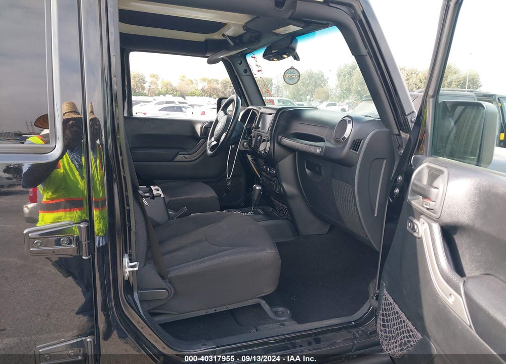 2018 JEEP WRANGLER JK UNLIMITED SPORT S 4X4 VIN: 1C4HJWDG3JL891640