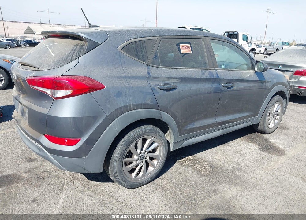 2017 HYUNDAI TUCSON SE VIN: KM8J23A45HU461566