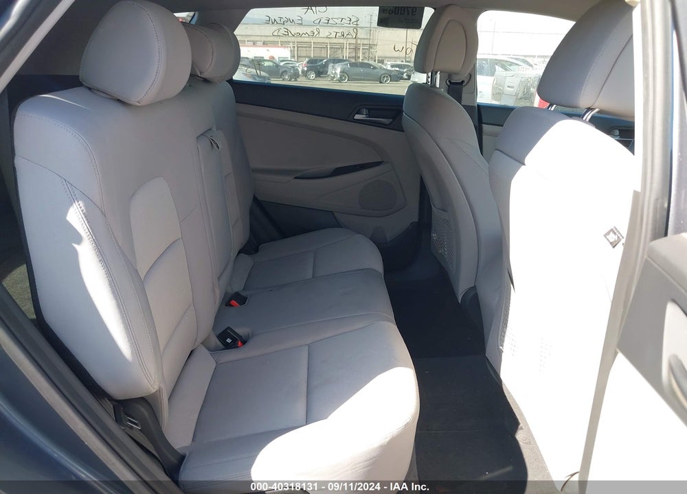 2017 HYUNDAI TUCSON SE VIN: KM8J23A45HU461566