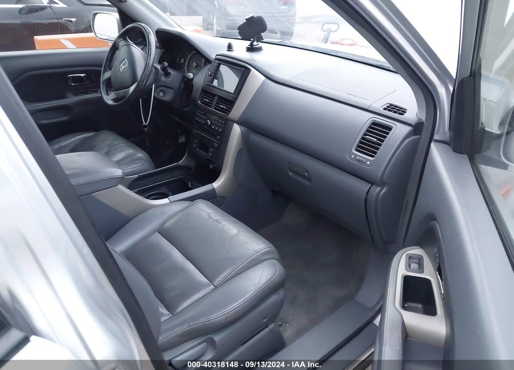 2006 HONDA PILOT EX-L VIN: 5FNYF28646B046396