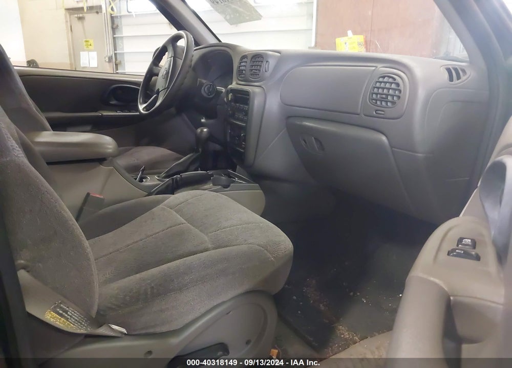 2004 CHEVROLET TRAILBLAZER LS VIN: 1GNDT13SX42371017
