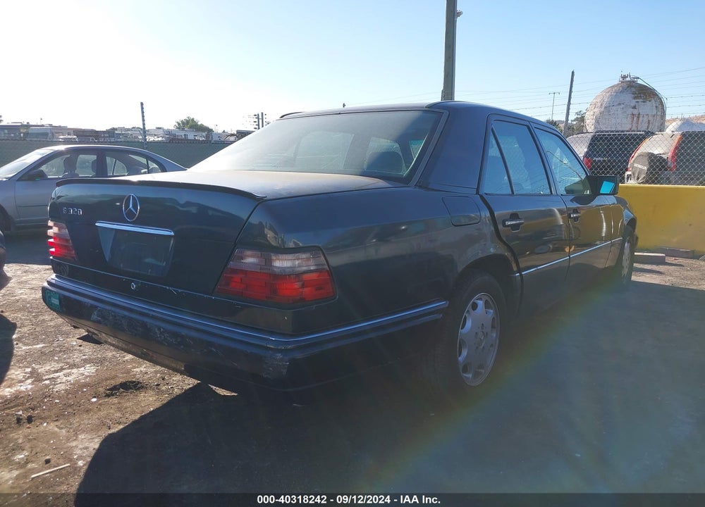 1994 MERCEDES-BENZ E 320 VIN: WDBEA32E3RC061771