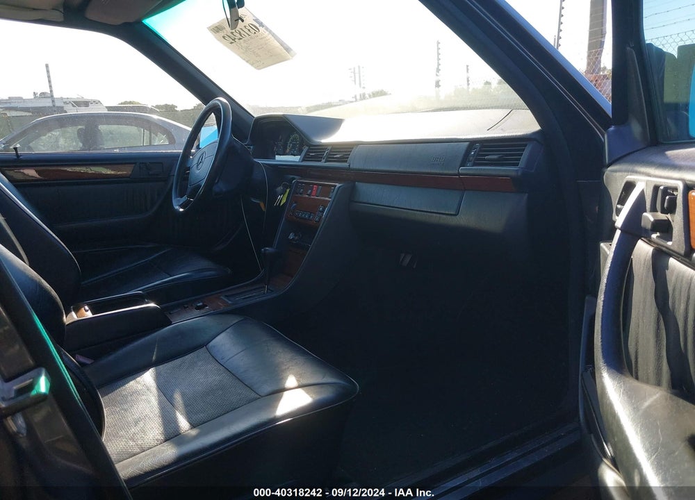 1994 MERCEDES-BENZ E 320 VIN: WDBEA32E3RC061771