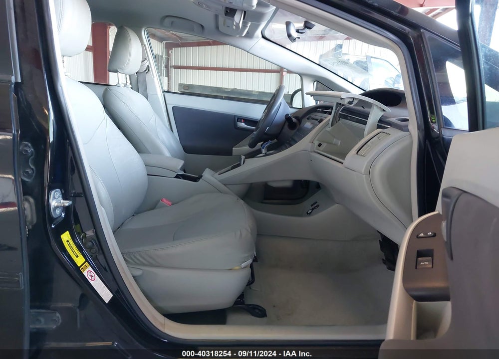 2011 TOYOTA PRIUS TWO VIN: JTDKN3DU2B1419666