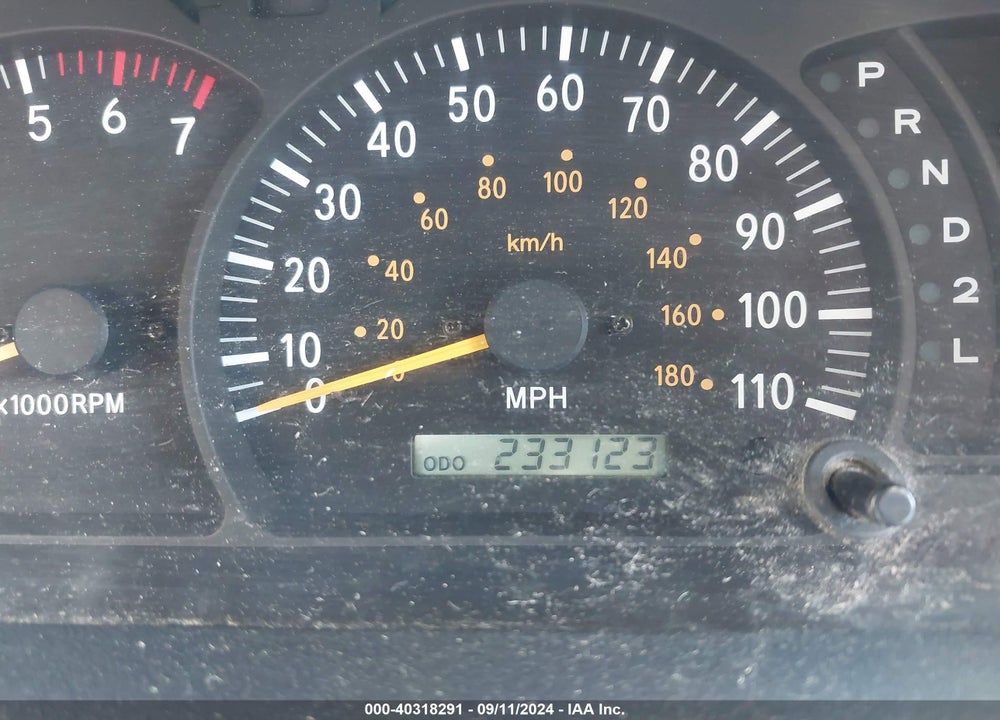 2001 TOYOTA TUNDRA SR5 V8 VIN: 5TBBT44191S216348
