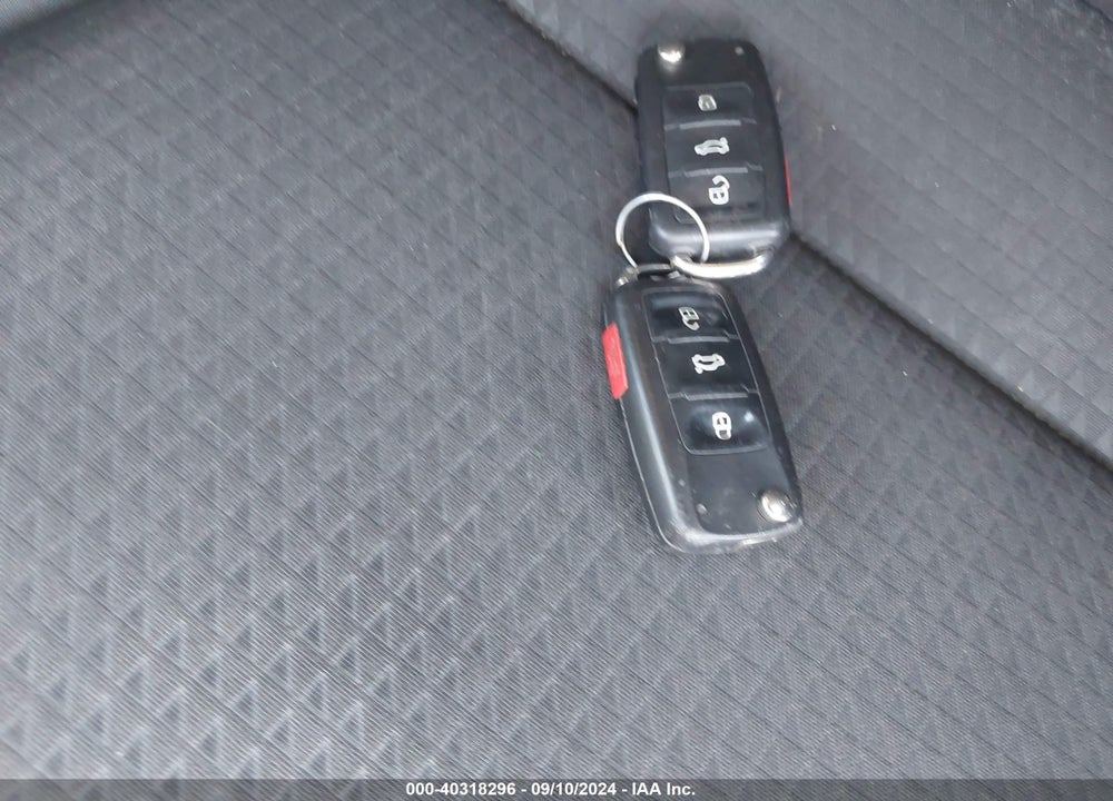 2015 VOLKSWAGEN JETTA VIN: 3VWD17AJ9FM320192