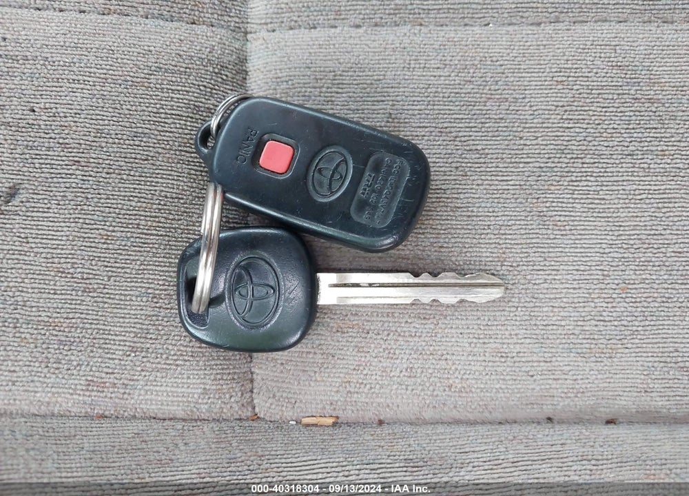2000 TOYOTA SIENNA LE VIN: 4T3ZF13C6YU280774