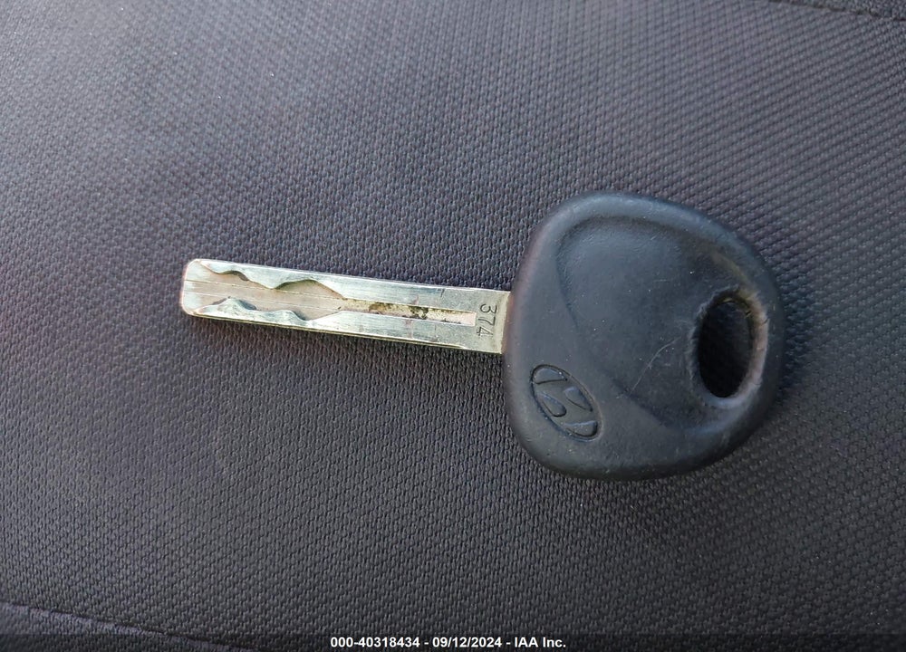 2010 HYUNDAI ELANTRA TOURING VIN: KMHDB8AE7AU078334