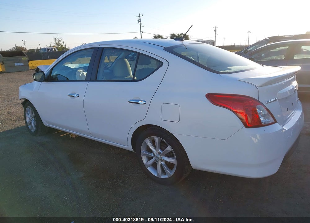 2015 NISSAN VERSA 1.6 SL VIN: 3N1CN7AP1FL802767