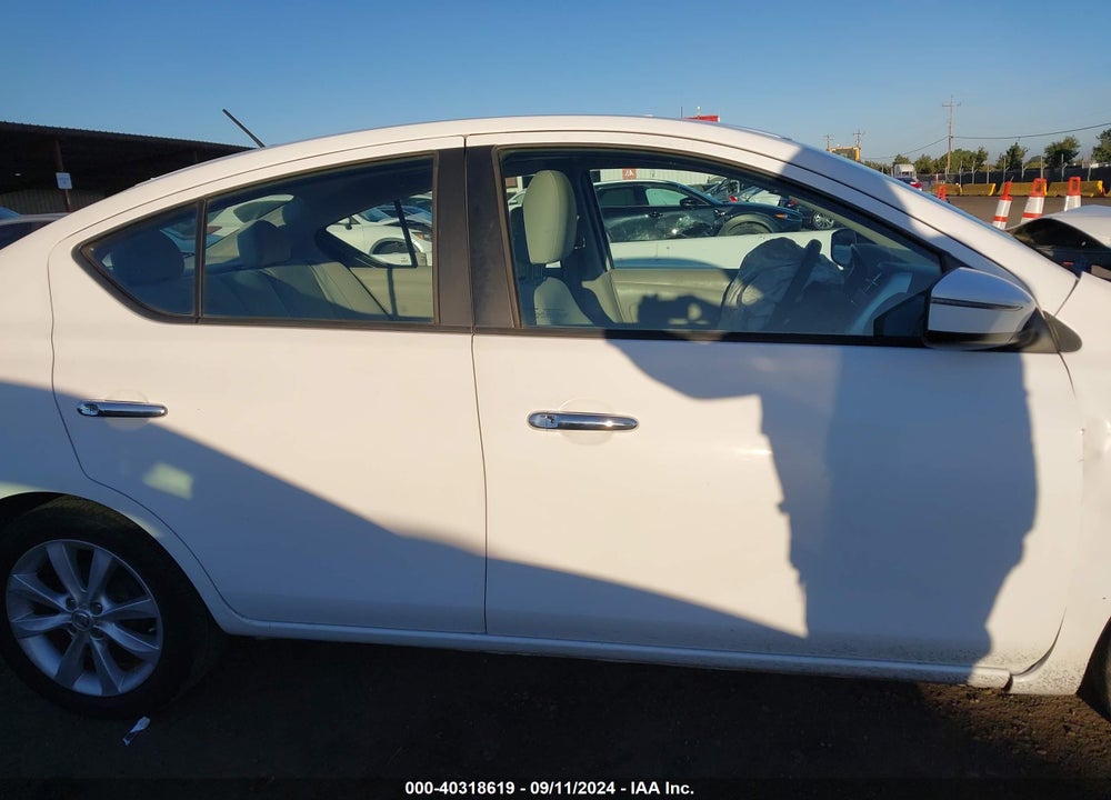 2015 NISSAN VERSA 1.6 SL VIN: 3N1CN7AP1FL802767