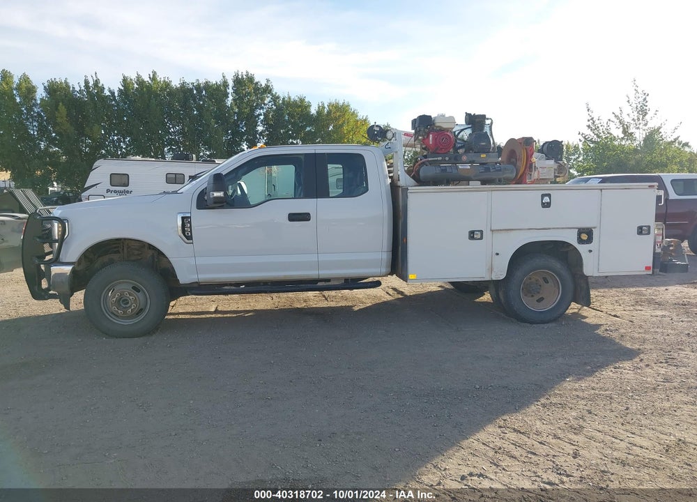 2019 FORD F-350 CHASSIS XL VIN: 1FD8X3H67KEG58344