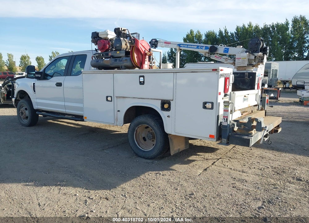 2019 FORD F-350 CHASSIS XL VIN: 1FD8X3H67KEG58344