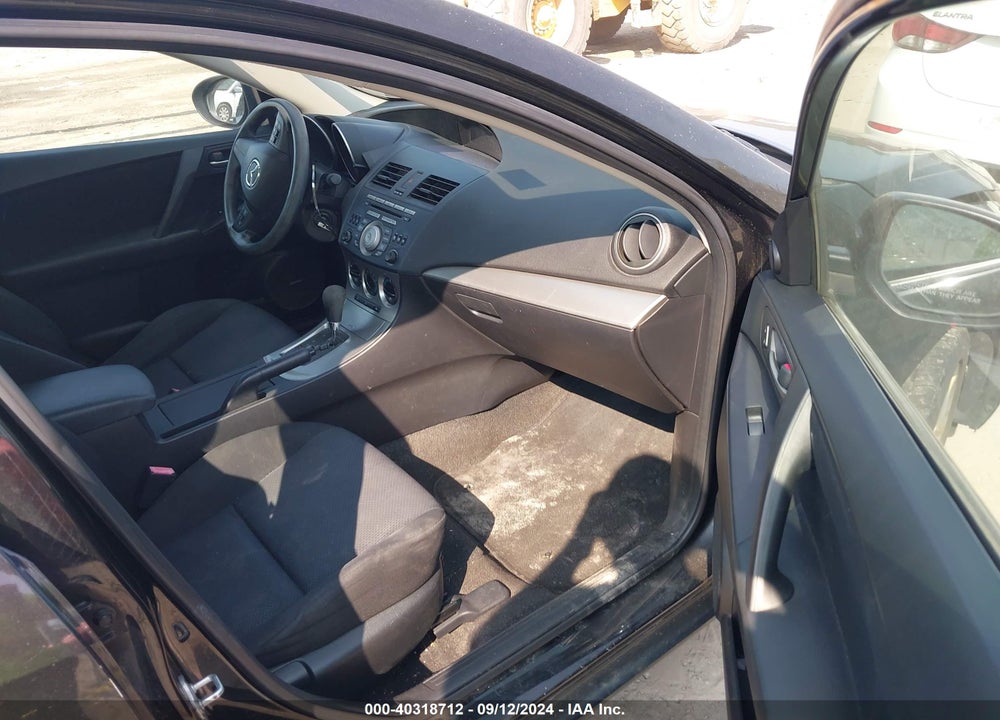 2011 MAZDA 3 I TOURING VIN: JM1BL1VF2B1384671