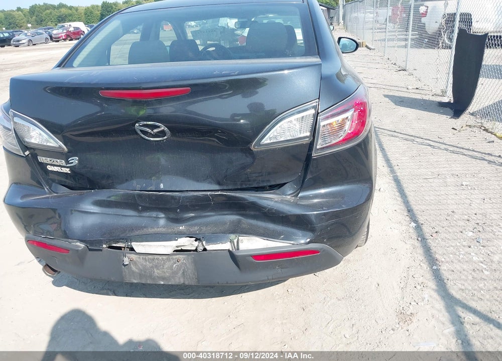 2011 MAZDA 3 I TOURING VIN: JM1BL1VF2B1384671