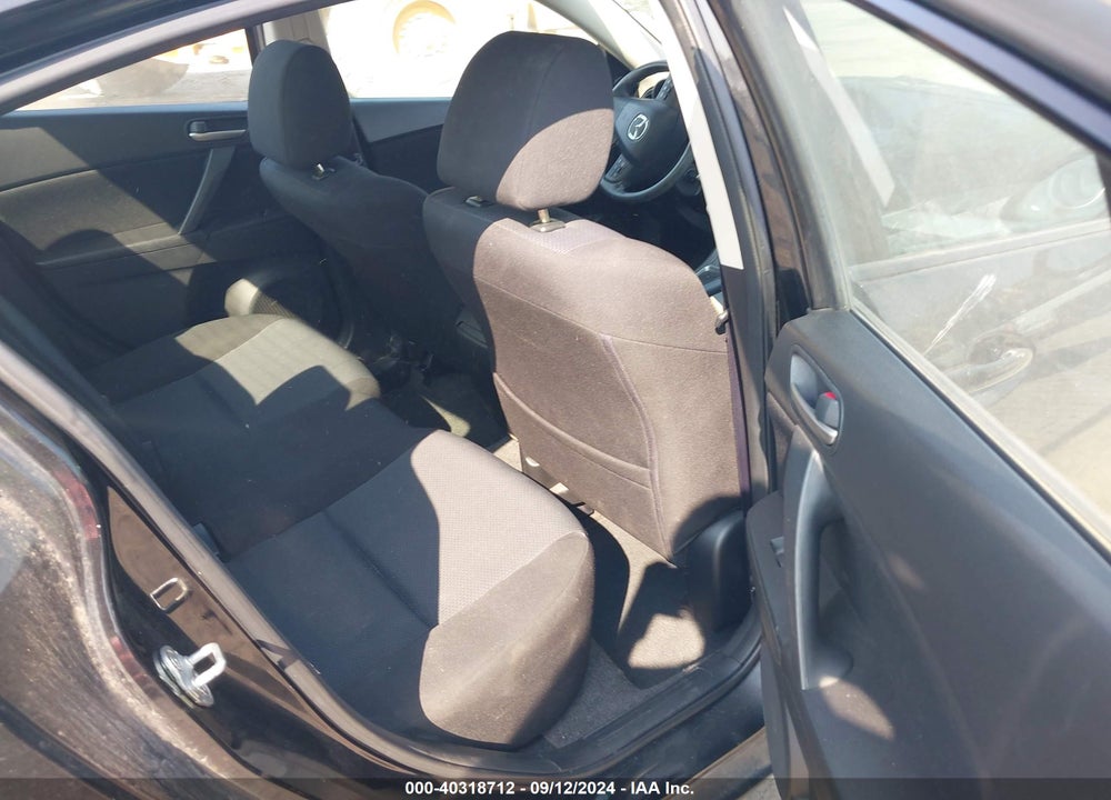 2011 MAZDA 3 I TOURING VIN: JM1BL1VF2B1384671