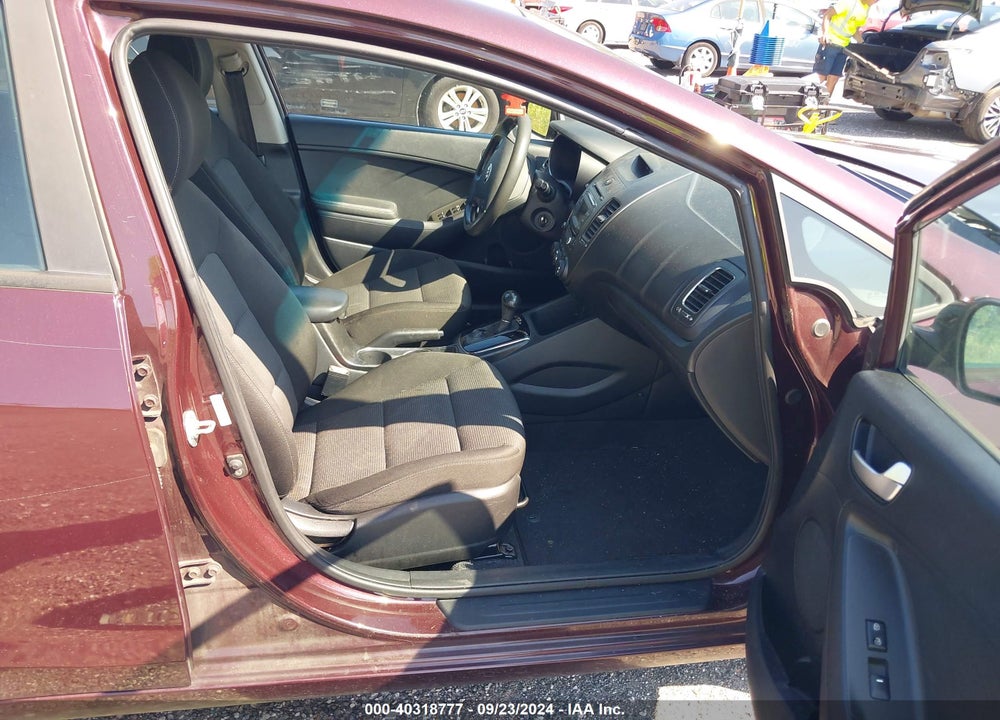 2017 KIA FORTE LX VIN: 3KPFK4A77HE077863